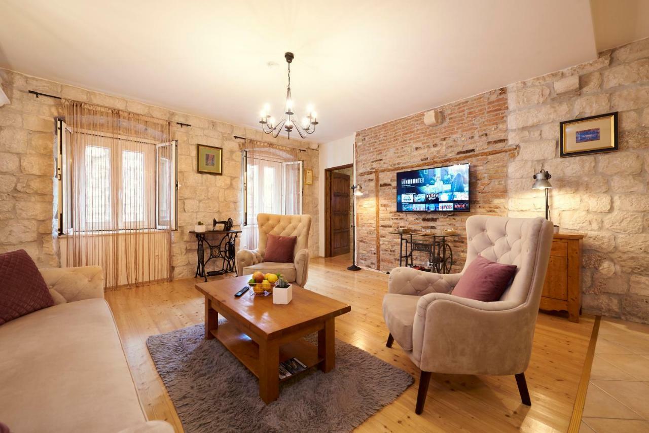 Apartment Capo Residence - Old Town - Parking 特罗吉尔 外观 照片