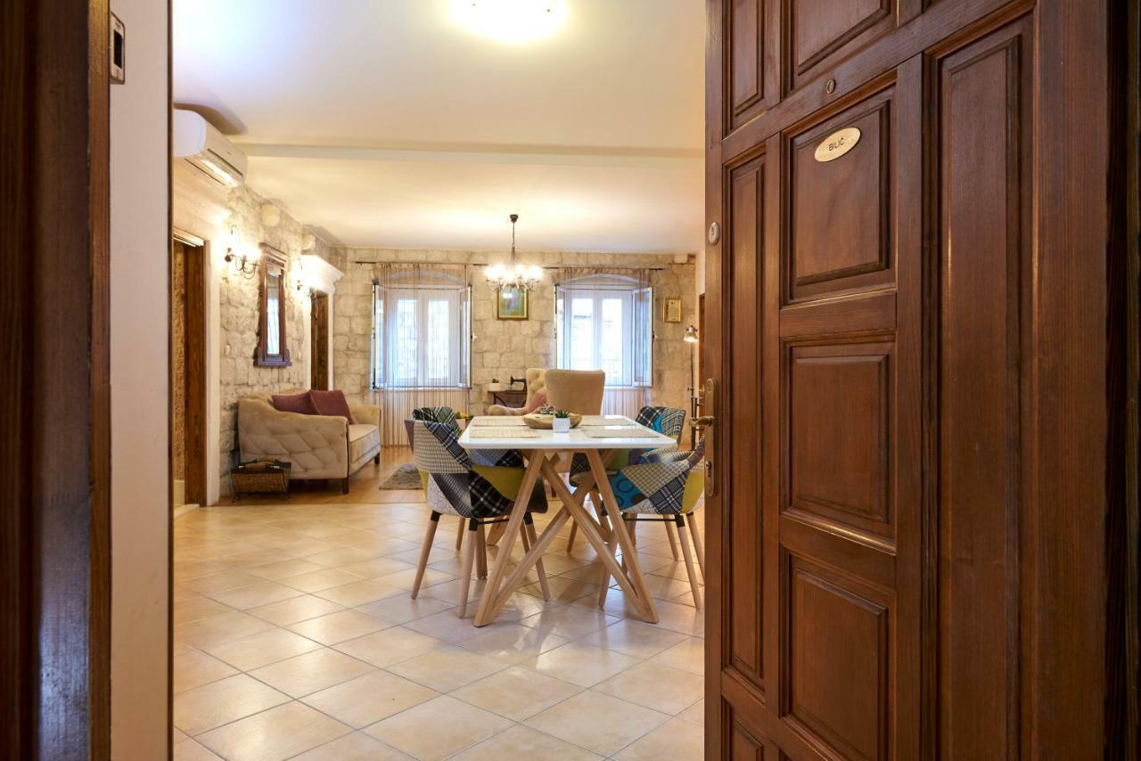 Apartment Capo Residence - Old Town - Parking 特罗吉尔 外观 照片
